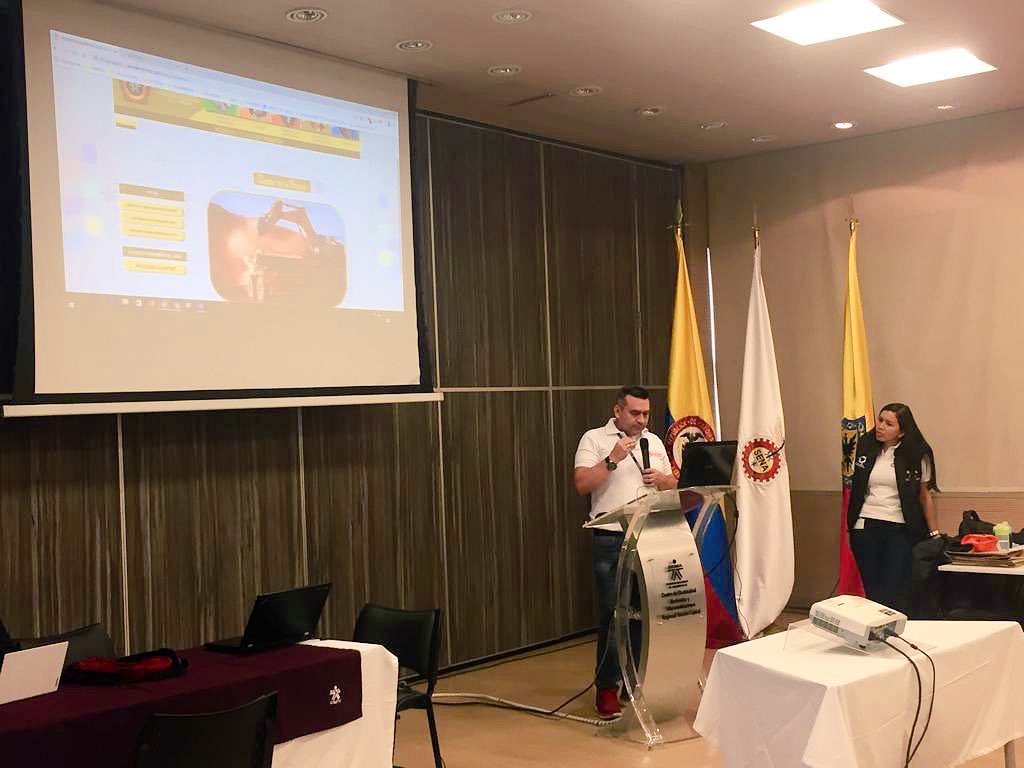 CRDFORM_SENACNM's tweet photo. #AEstaHora nuestro @Senacfma participa en la Reunión de la #RedIndustria y presenta la Plataforma Cluster Minero como aporte de la @MsMineria a las Mesas Sectoriales del @SENAComunica https://t.co/8BxW6cd5GH