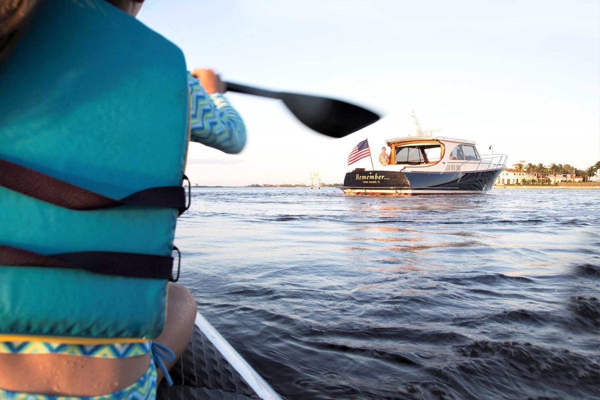 HinckleyYachts's tweet photo. They'll never forget how they fell in love with the water. #FamilyTime #Paddleboarding #HobeSound #Florida #FloridaBoating #PalmTrees #Family #Talaria43 #PortStLucie #PortSaintLucie #GetOutside #TGIF #Adventure #Explore #SUP #Paddleboard #HinckleyYachts #YachtBeautifully #Carbon https://t.co/zXcRHuTG4L