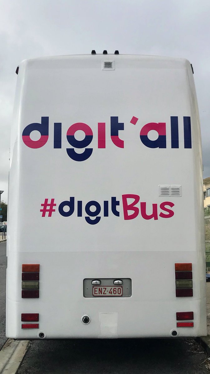 CaissepargneLR's tweet photo. #DigitBus Fin de la 1ère semaine de notre #roadtour 100% #digital 🚌😀
Des formations digitales itinérantes pour nos collaborateurs du réseau @CaissepargneLR à bord du Bus #Digitall : notre programme interne de transformation digitale 👍
👉RDV dès mardi à Générac ! https://t.co/uILiNeVlY4