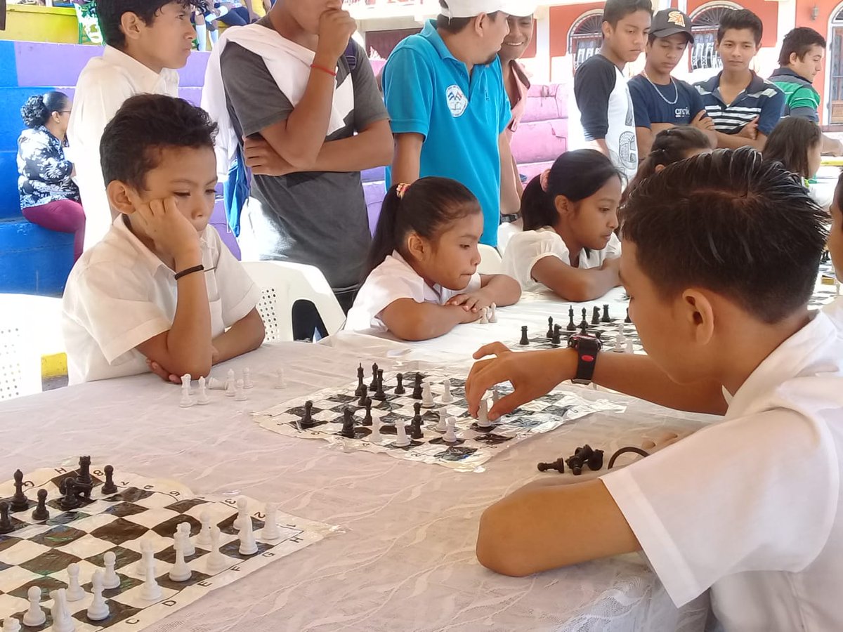 jsra2's tweet photo. *En Desarrollo*
Inicia torneo escolar de ajedrez *Cmdte Carlos Fonseca Amador* donde participan estudiantes de primaria y secundaria del municipio de Niquinohomo
#NoviembreVamosAdelante
👩🧑 https://t.co/SF24vaIqx9