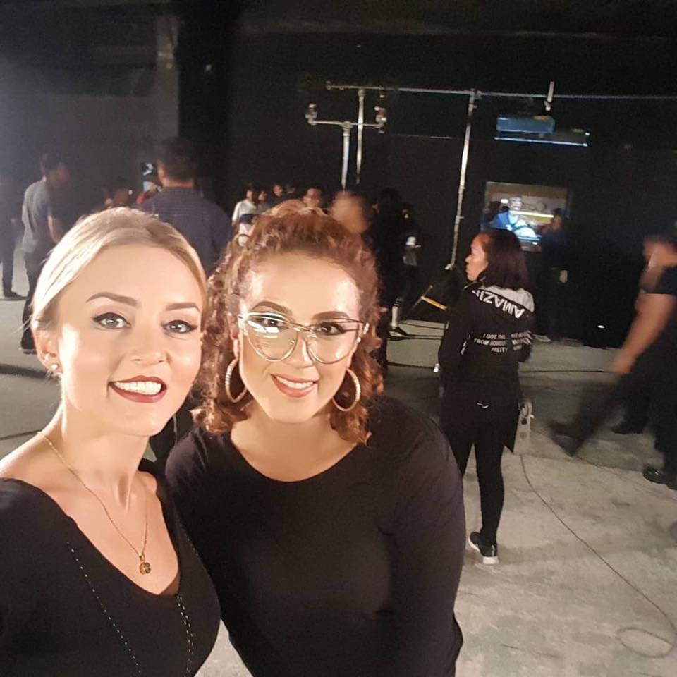 LasAngeliqueras's tweet photo. [FOTO] @Anboy88 💜🎭🇲🇽 #LucíaBorges
🔗 🇺🇸 #Univision  L/V 10pm/9c 🇲🇽 #LasEstrellas L/V 21:30 #AmarAMuerte 🎬🦋 💀 @sebastianrulli 
📱Gracias #malandroscrew #SharoonGarcia #AlejandroJuarez #mariacasemprun https://t.co/YC5khzOnQc
📎 24/7🔝💻👉🏻 https://t.co/2tjuG9rqVq https://t.co/0OyRpBcRjP