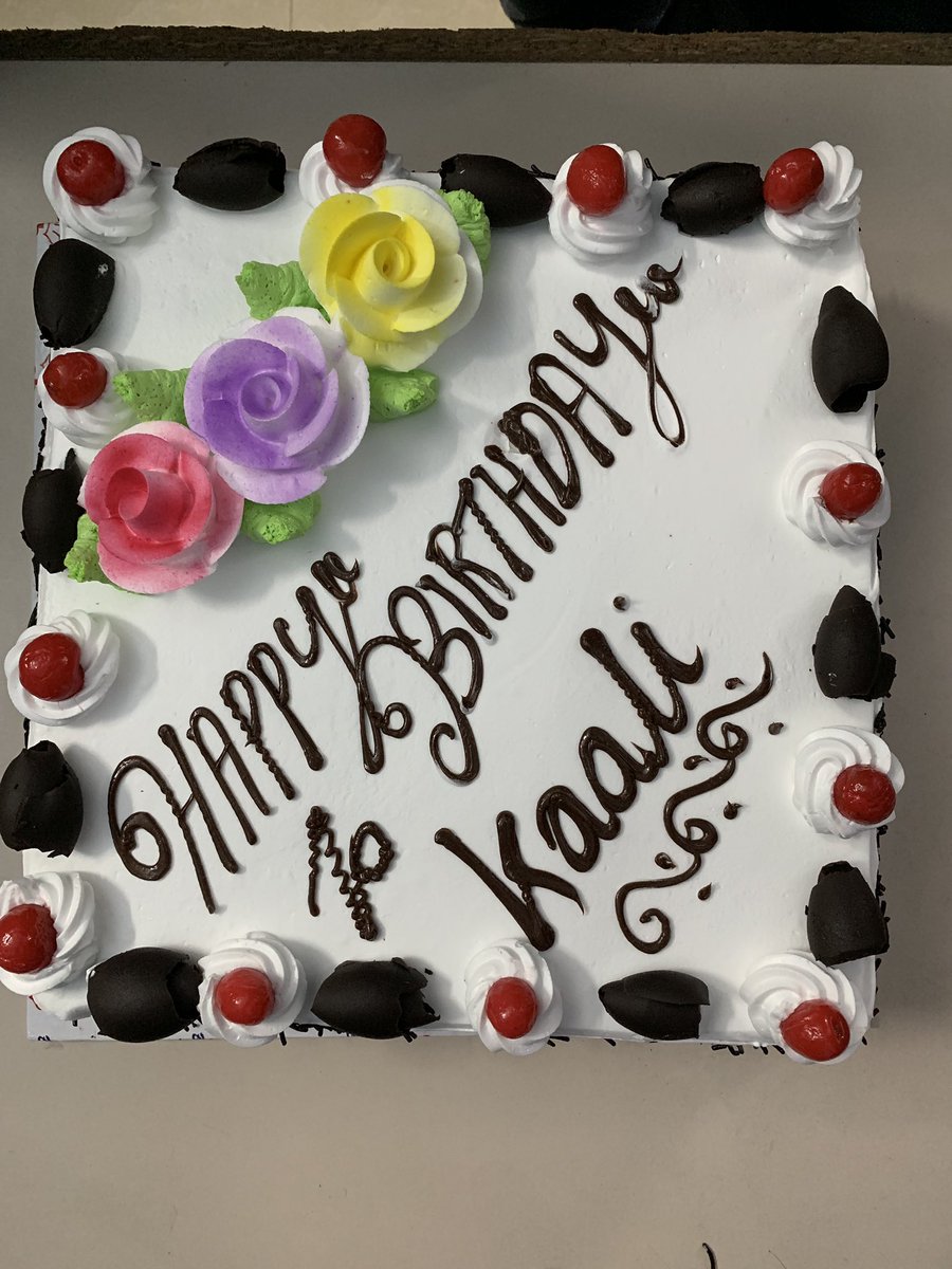 #Kaali’s birthday groupie 😍😍

@kaaliactor @vmsrashok @dir_raviarasu #AnandKumaresan #RatsasanSaravanan #Dharani #Alwin #Vijay #Arun #Mani #Chandra #Venkatesh #SangiliSakthi #Sundar #AadityaKathir #Karthi 😍😍 https://t.co/RaUmX2rBAZ.