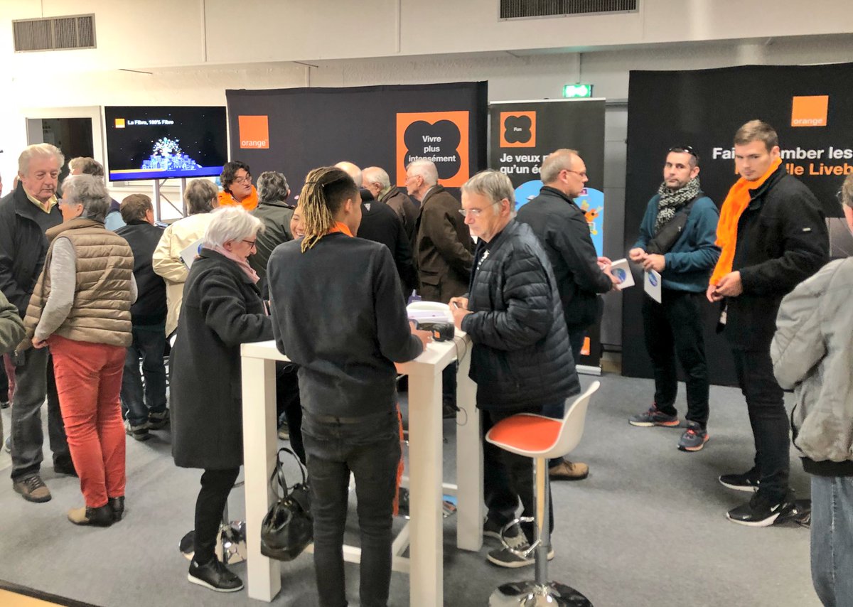 OrangeGrandEst's tweet photo. Belle affluence à #Rémilly pour l’annonce du déploiement de la fibre optique sur la communauté de communes du Sud Messin  #MoselleNumérique @MoselleFibre #Moselle https://t.co/ZkNk5UEeqC
