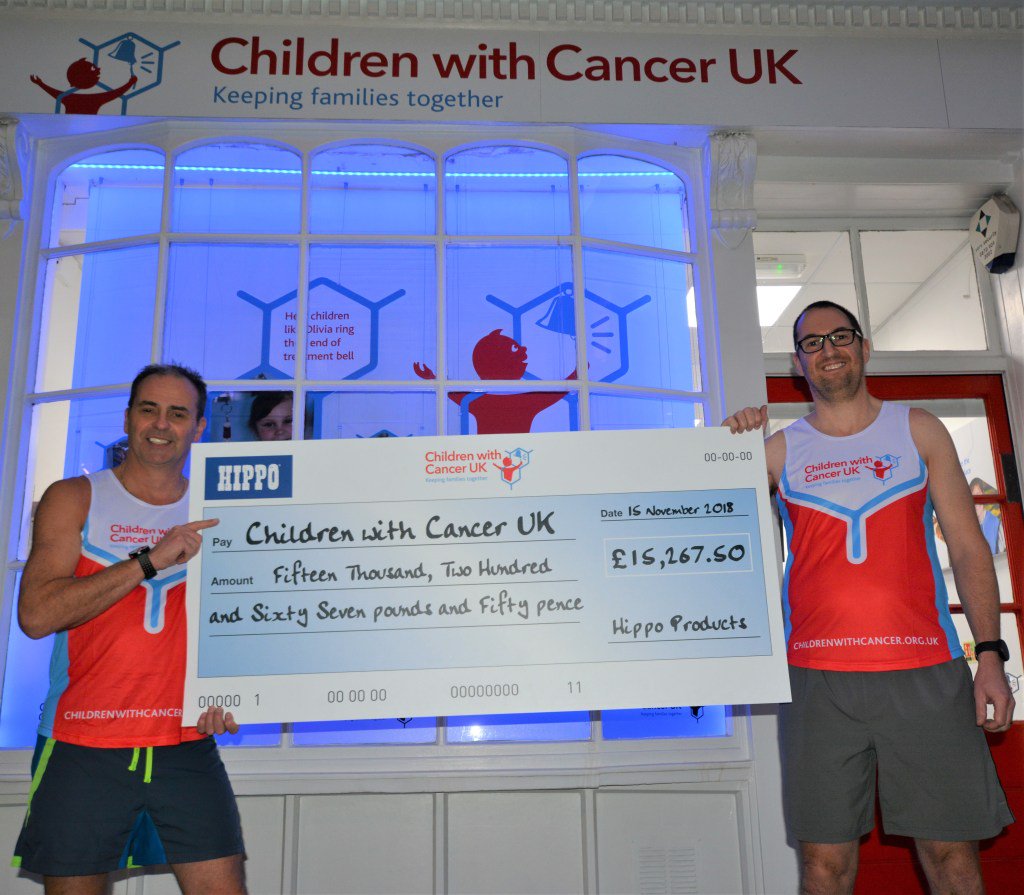Tembé Managing Director Guy Malam &amp; Lee Gilmore of <a href="/TravisPerkinsCo/">Travis Perkins</a> presented a giant cheque to <a href="/CwC_UK/">Children with Cancer UK</a> yesterday. blog.tembediy.com/2018/11/giant-…