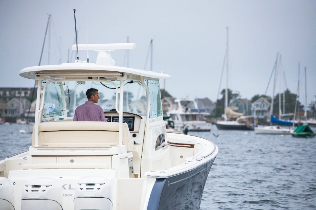 HSportBoats's tweet photo. You expect precision and control from Hinckley, #MercuryJoystick Piloting brings it to you with the power of #outboards.
#HinckleySportBoats #SportBoat #SportBoat40c #CenterConsole #MadeinAmerica #Carbon #CarbonEpoxy #CarbonFiber #Epoxy #RefinedPerformance #MercuryRacing https://t.co/eaPHHudCZh