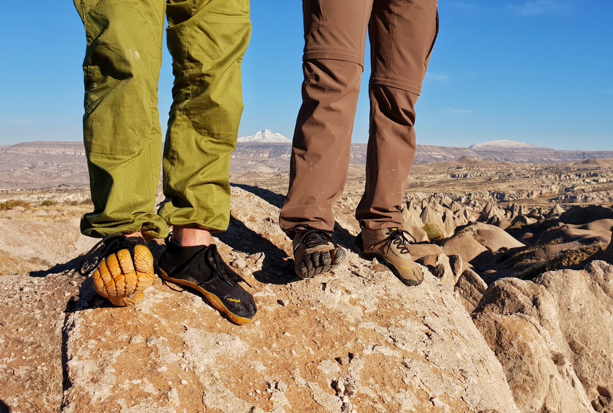VibramFF_EU's tweet photo. V-Trek(king) on top of the world! 
#AdventureAddicted team enjoy minimalist activities with Vibram FiveFingers, everywhere! https://t.co/tPoGgf0F6X