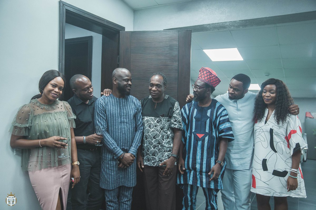 TheTempleCo's tweet photo. A night at TempleHQ with iconic Afro Pop Artist @diseyetantua and Maestro of sculpture #Oluamoda @wotaside_studio.
#FBF #LagosNights #ArtisLife #TMC #Bethemovement https://t.co/HtY6geZBQo