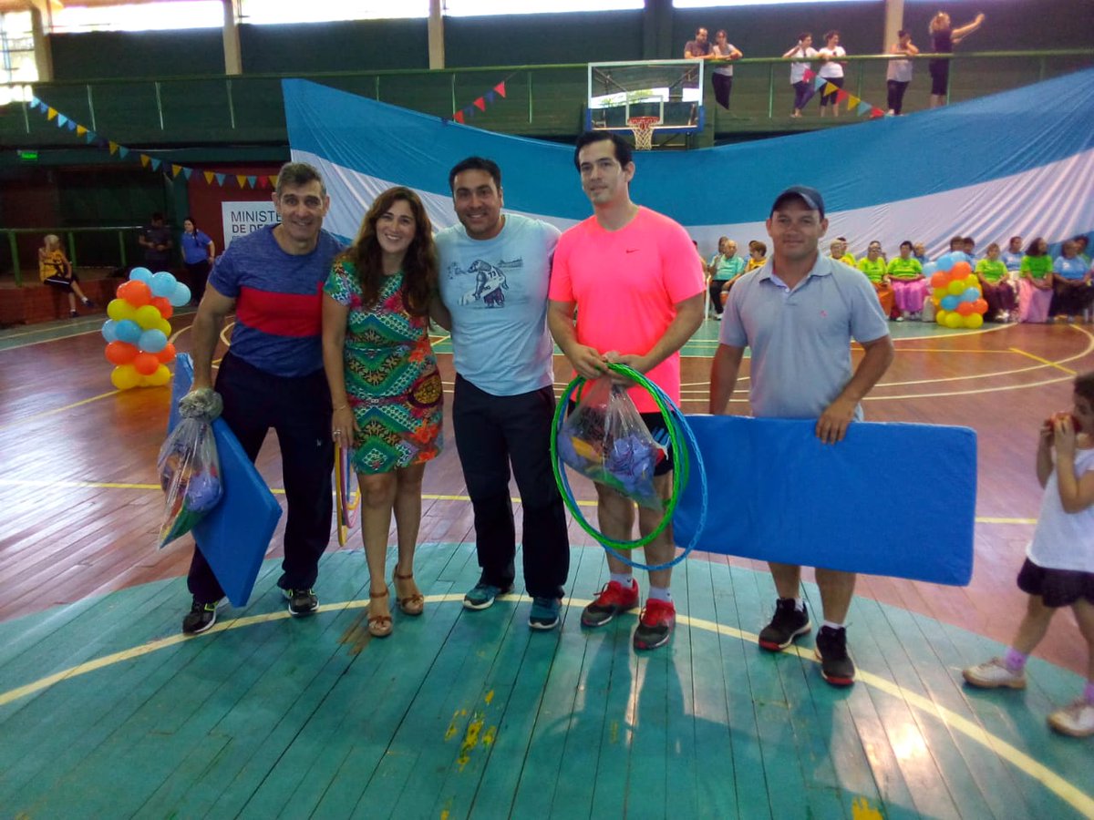 CentroFisica's tweet photo. Fiesta en el polideportivo el zaiman https://t.co/5wbUFKXh1m