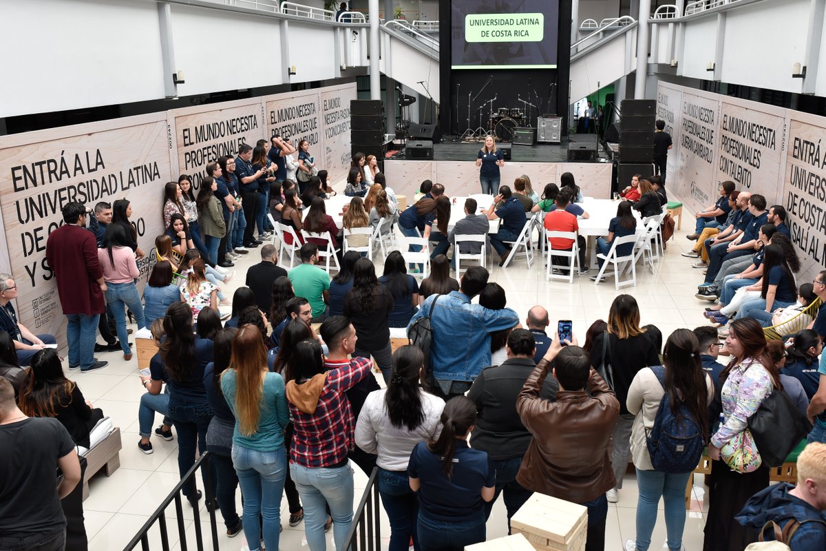 RectoraULatina's tweet photo. Hoy es un gran día para nuestra Universidad. Salimos al mundo y, a través del #DesafíoTop100, también abrimos las puertas  a miles de jóvenes que tienen el sueño de hacer una carrera universitaria. En la @ULatinadeCR formamos a los profesionales que el mundo necesita #SalíAlMundo https://t.co/UbVapmaeLx