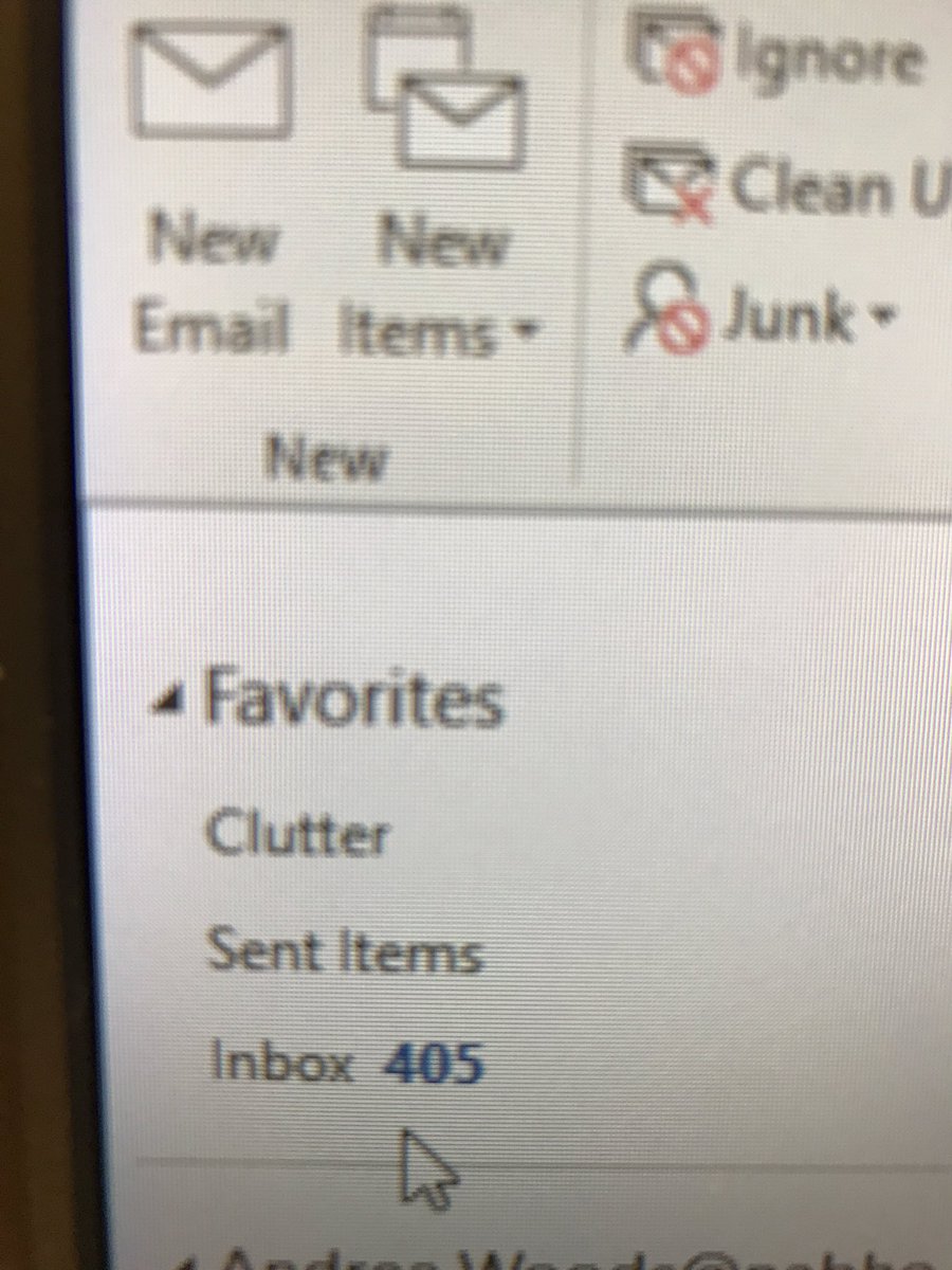 andreagwoods's tweet image. Friday before Thanksgiving &amp;amp; duck hunting season in AR= Inbox at 405 Emails. #notexaggerating #deadlinefrenzy