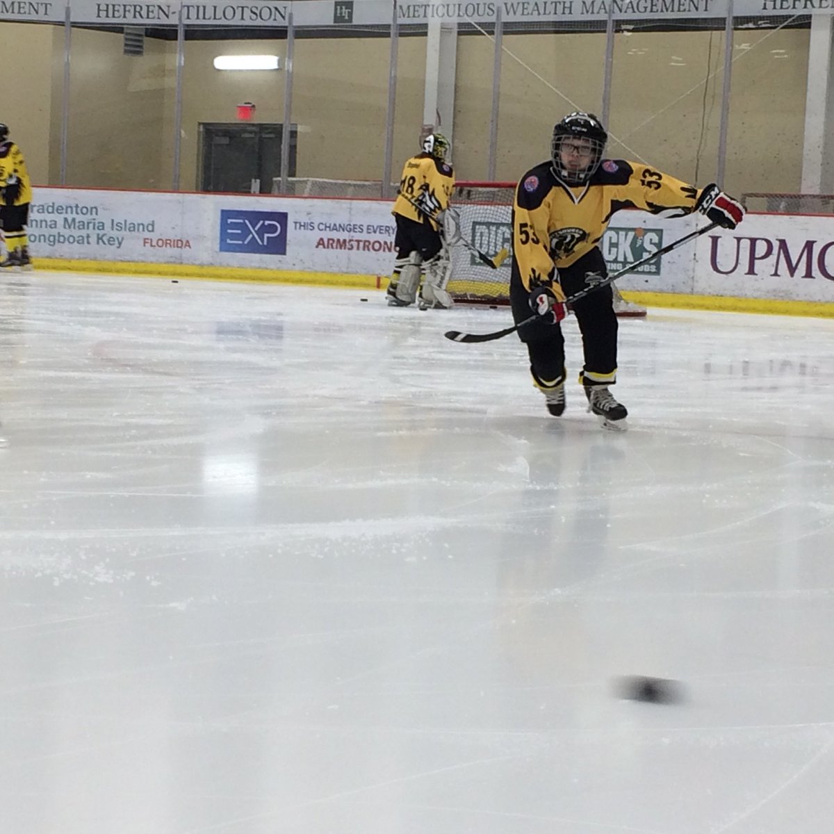 bobbatzjr's tweet photo. The ⁦@PittsEmperors⁩ are warmed up and the ⁦@usahockey⁩ ⁦@HkyStx2gether⁩ Special Hockey Classic is on! https://t.co/Us953t43rN