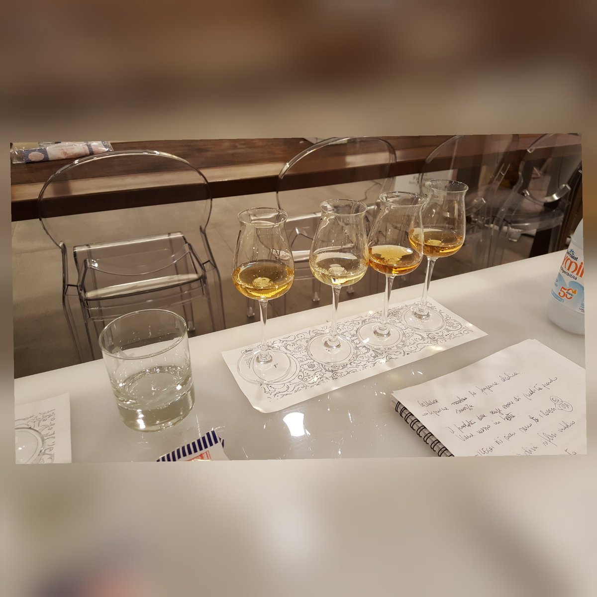 AnagVda's tweet photo. #AnagValledAosta🇮🇹 terminati i  corsi di 1° e  2° livello #assaggiatori lunedì 26 novembre 2018 l'esame per i 15 AspirantiAssaggiatori del secondo livello  #grappa #acquavite #distillato #bereconsapevole https://t.co/Bx6Azxi8DU