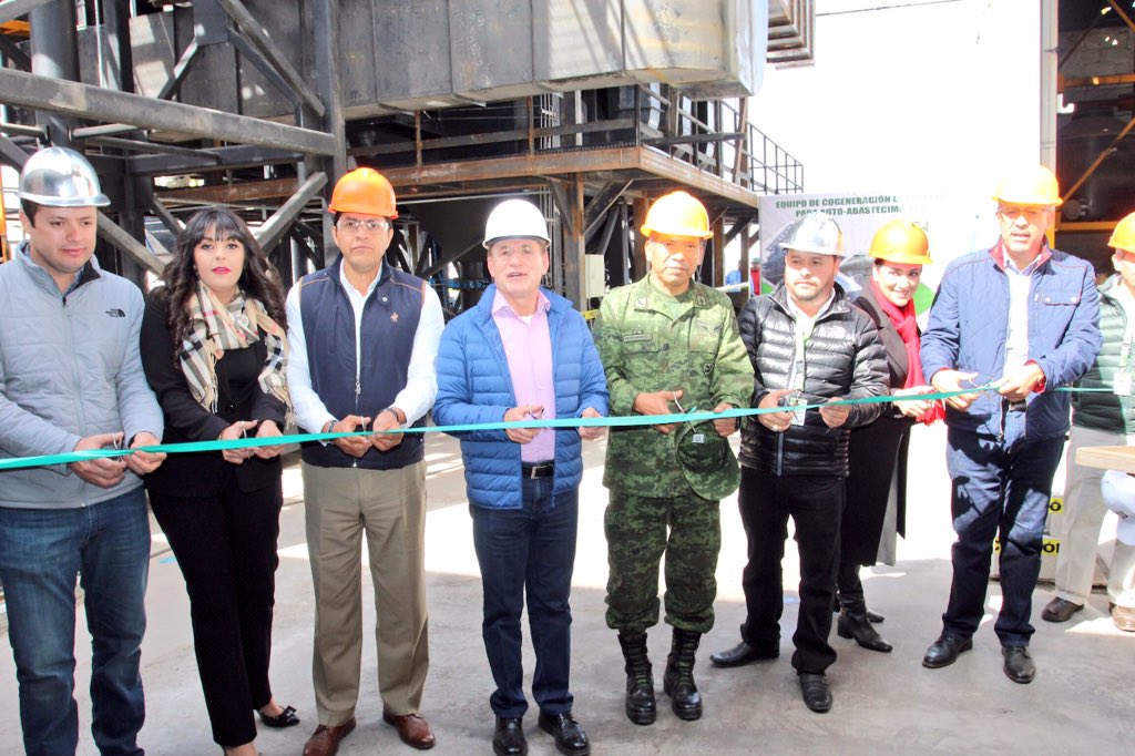 beltran_retis's tweet photo. Hoy realicé una gira de trabajo en coordinación con el Gobernador de #Durango @AispuroDurango. Inauguramos la planta de cogeneración de energía eléctrica y calórica a partir de biomasa, infraestructura de 
Grupo SEZARIC, industria forestal comunitaria de este estado. https://t.co/BuLd0fnBIm