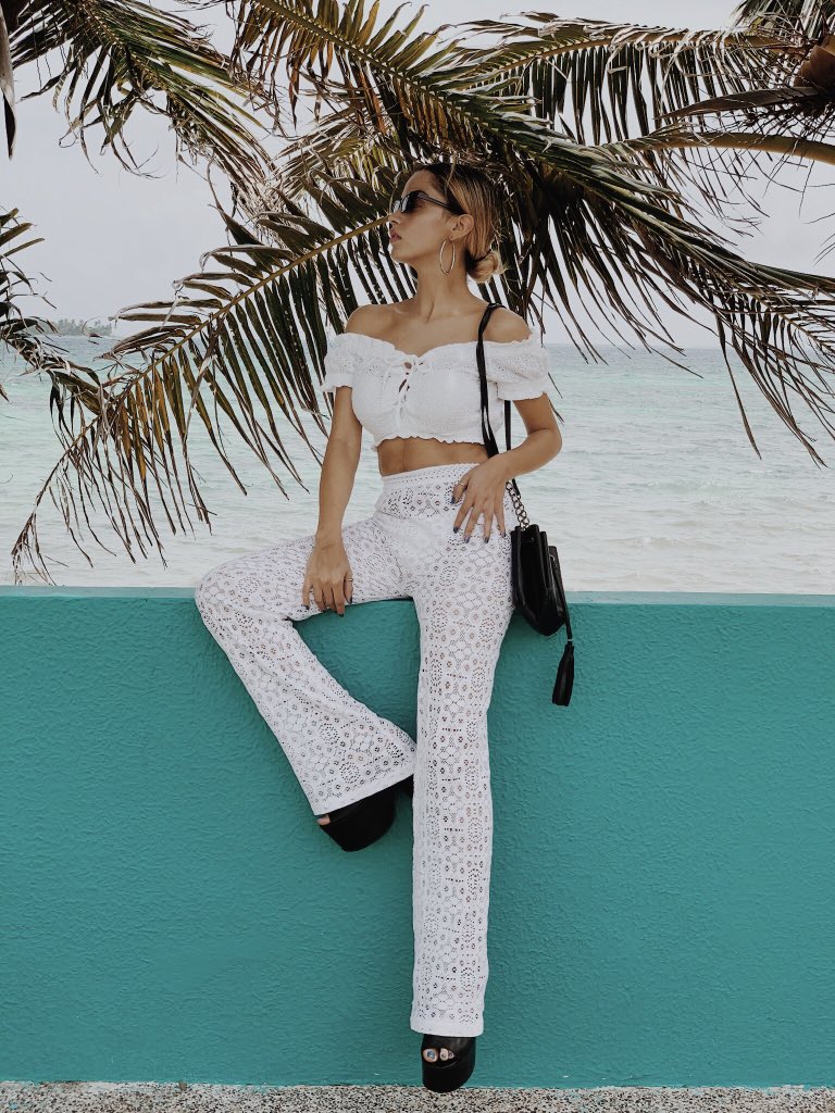 bhavantu_yoga's tweet photo. GREEN WAVE HOUSE ๐ฅฅ
#lapaulinablog #DeFinaCoqueteria #Fashionblogger #newlook #blonde #girlpower #jacket #colombianblogger #outfitoftheday #lookoftheday #love #model #white #colors #hairstyle #blogger https://t.co/IxIYjHopbF