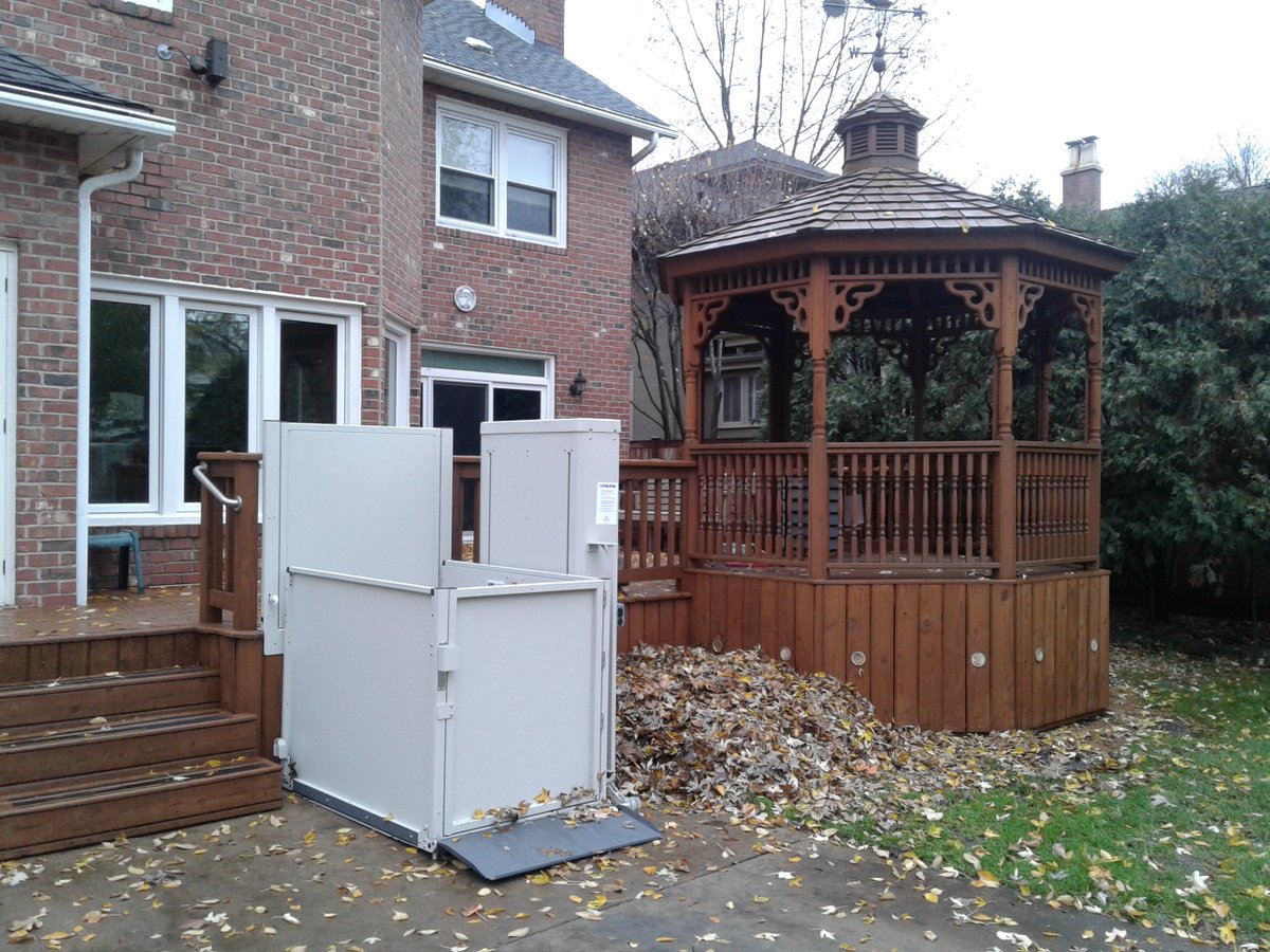 LifewayChicago's tweet photo. EHLS installed this Bruno Independent Living Aids vertical platform lift in the backyard of a home in Western Springs, Illinois.
The lift will provide easy access from the deck to the garage in the backyard.
https://t.co/TvpMcojRxc
#accessibility https://t.co/fmlPGBSCNP