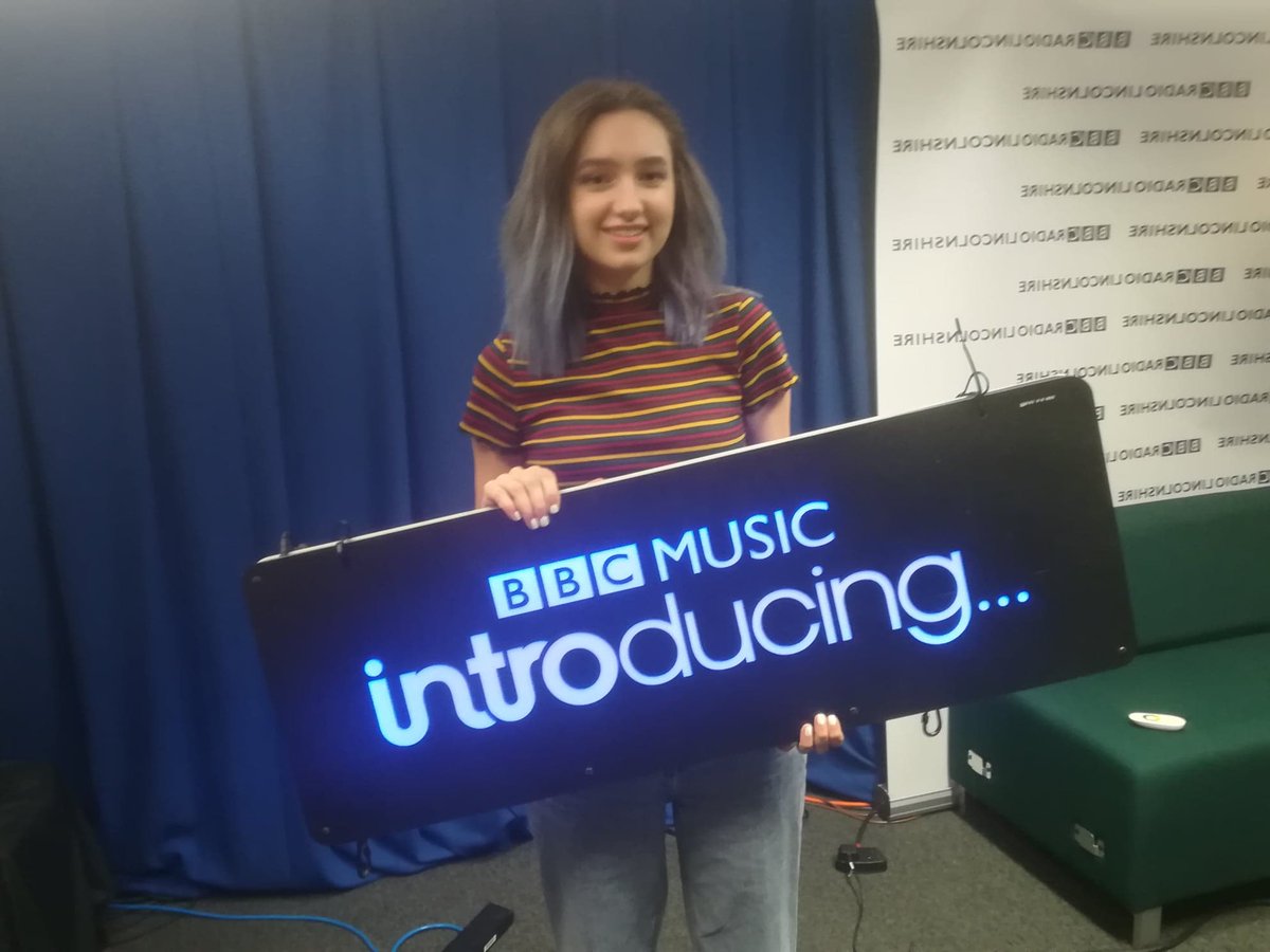 BBCLincsIntro's tweet photo. The incredibly talented @jazz_lingard joins us for a live session this evening!

Tune in from 8pm to hear beautiful vocals and captivating song-writing. 

https://t.co/NxXr5IiAel https://t.co/mMUWYIMXds