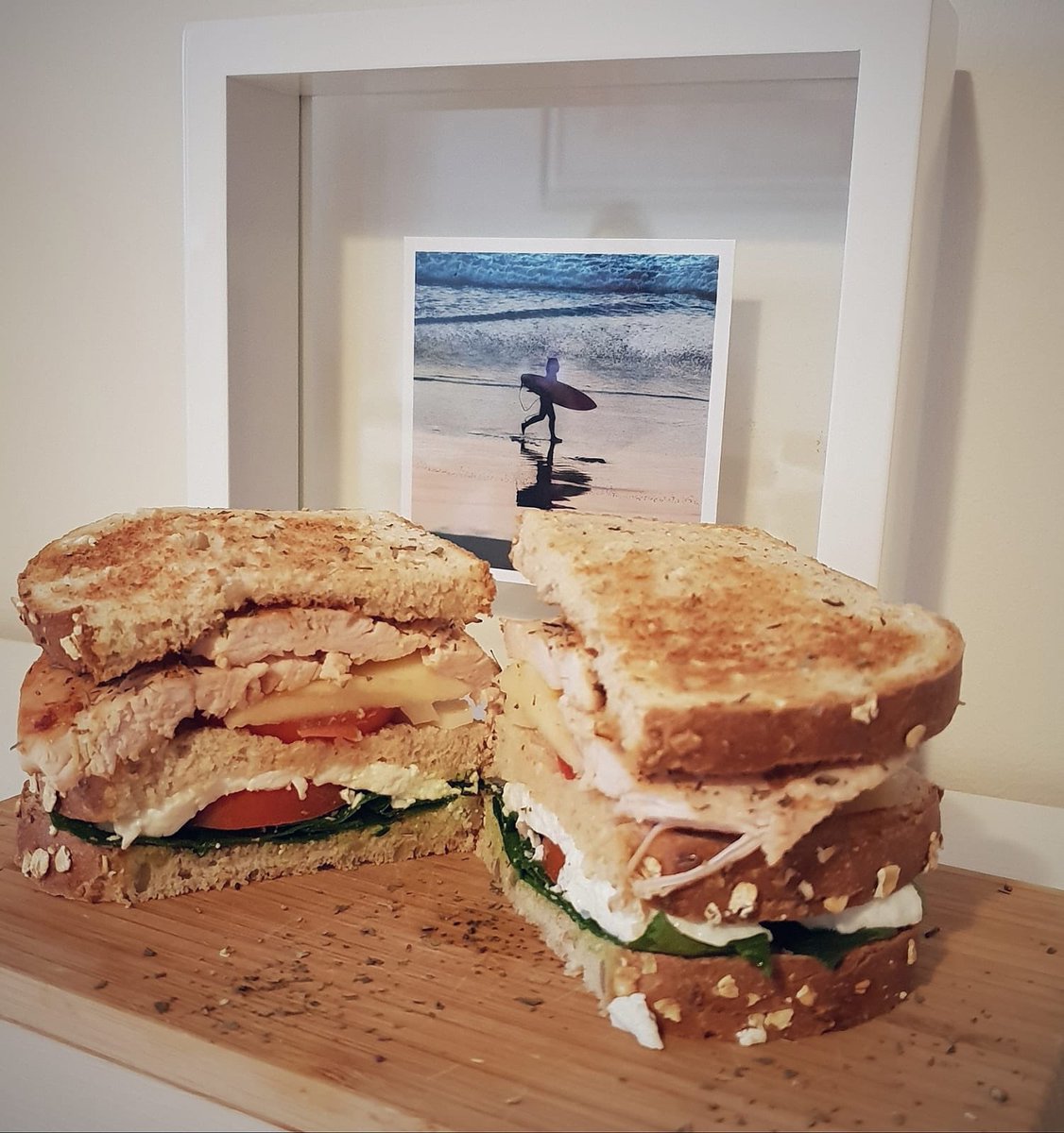 keepontraining1's tweet photo. Recupérate después de una buena sesión//Fast recovery after a good workout:. 
👉🏻Spinachs.
👉🏻Light cheese.
👉🏻Turkey
👉🏻Tomate
👉🏻Whole bread 
.
.
.
.
#KeepOnTraining #Nutrition #PersonalTraining #realfood #salud #HealthyFood #Nutricion #Dieta #Diet #Saludable #VidaSana #sandwich https://t.co/aDqfzewIwz