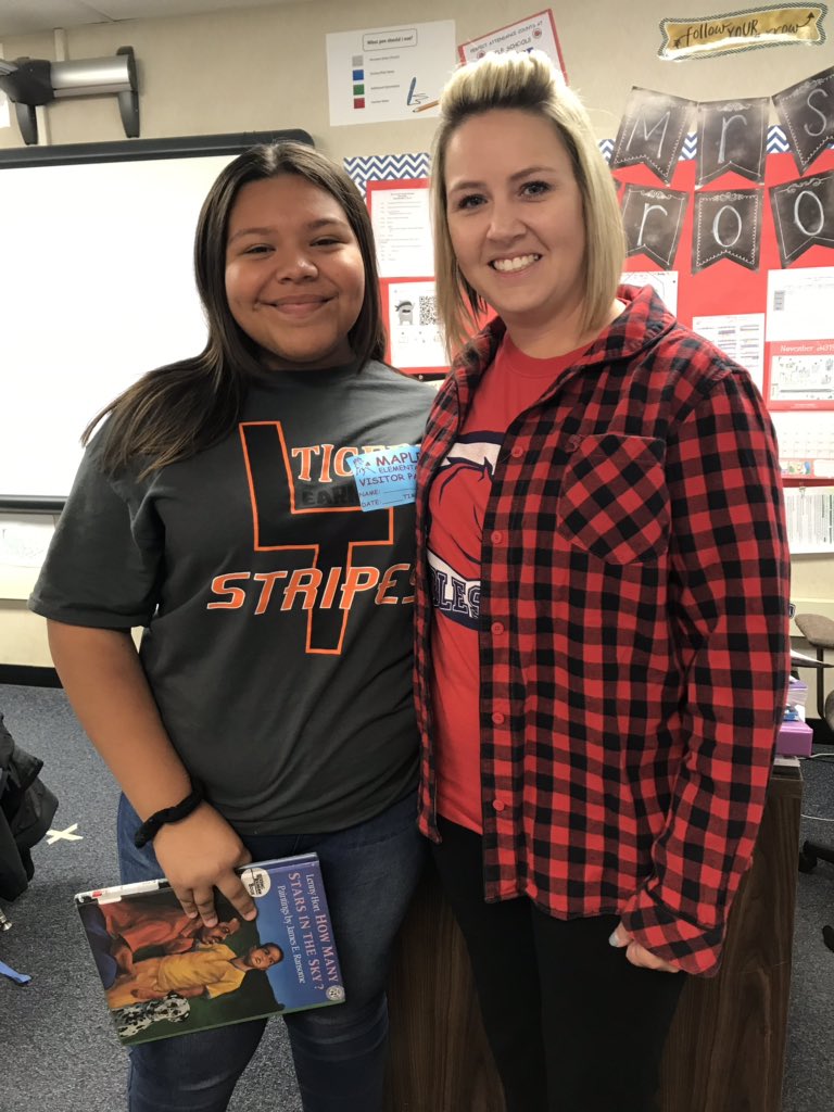 MrsCrook1126's tweet photo. My ❤️ is full. #WonderCrooks had my past student come in and read to us for #BountyofBooksDay! As an added extra, she shared about what #AVID is doing for her in Middle School. #TCSDshare #AVIDrocks #readingrocks #proudmoment https://t.co/4NXHEljhWG