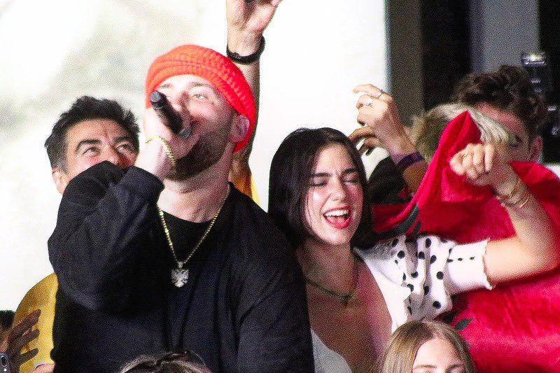 theneeza's tweet photo. @gashi @DUALIPA POST THIS ONE!!! https://t.co/7LGkOYSHys