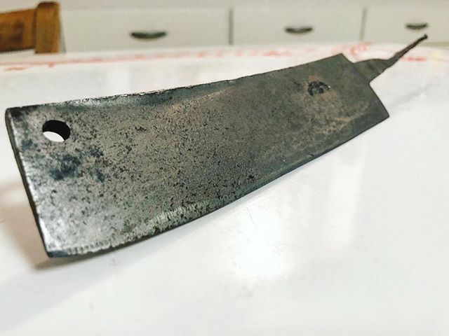 KeithDecent's tweet photo. Secret Project. 🤫. Unrelated question: what’s a fun way to make a knife handle? ——————————————————————- #restoration #knifemaking #metalwork #cleaver #adecentproject #reclaimed #upcycled #makersgonnamake #woodworking https://t.co/FxOxsrdpOc https://t.co/Dp3xvvNF7q