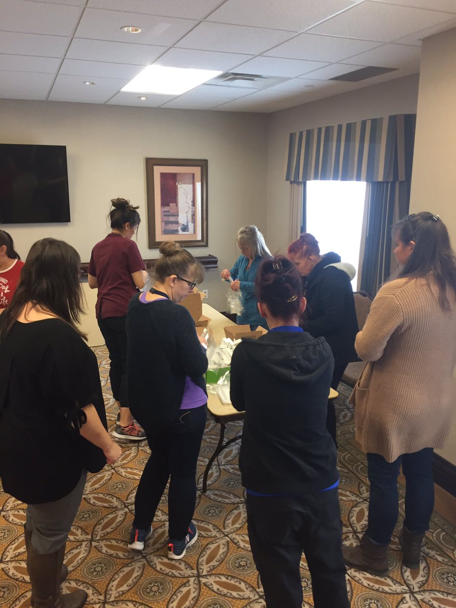PeterNykilchuk's tweet photo. The team helping put together toiletry supplies for the #SudburyWomensCentre #giving @Suites_Sudbury @HamptonSudbury #hospitalityinaction @HiltonHotels @SudburyTourism https://t.co/cibRgERLTe