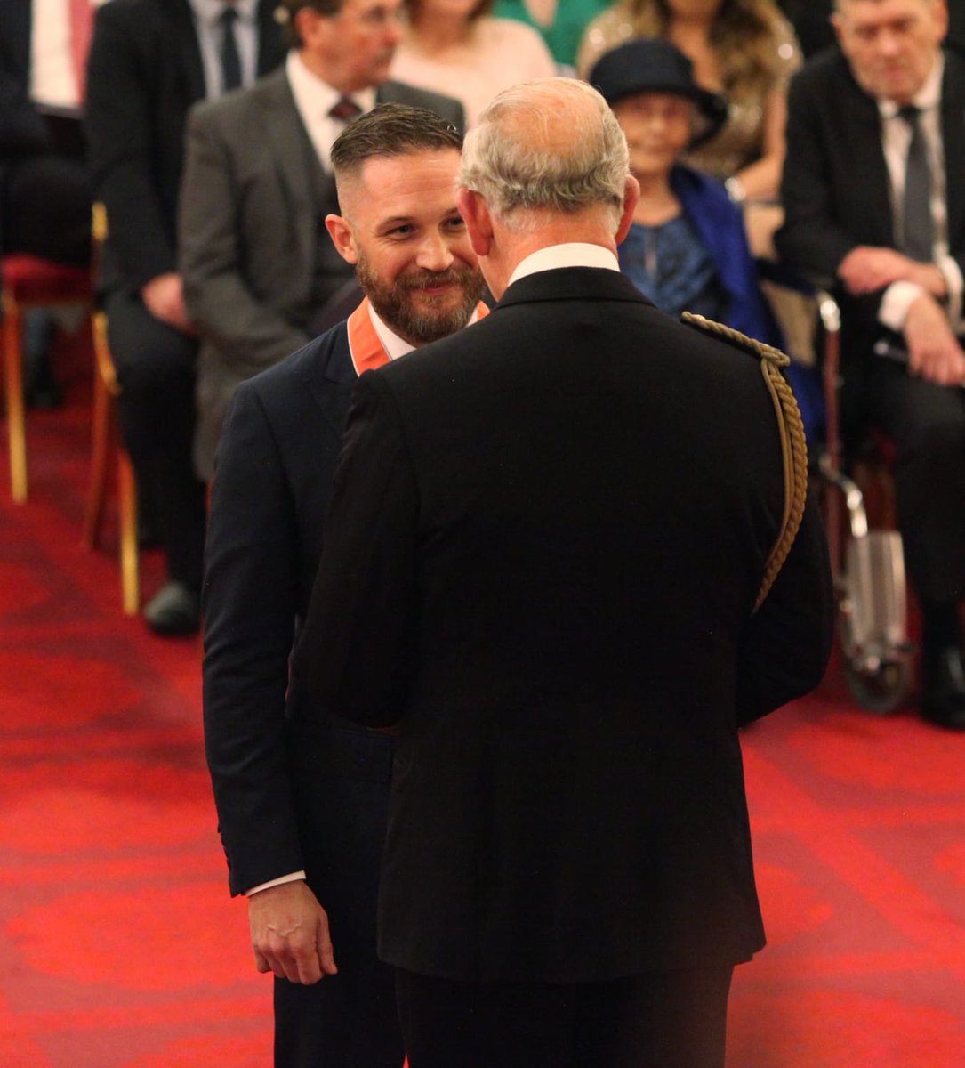 RoyalFamily's tweet photo. Actor Tom Hardy has been made a #CBE for services to drama. He received his award from The Prince of Wales at Buckingham Palace today. https://t.co/3VhPwLyyQm