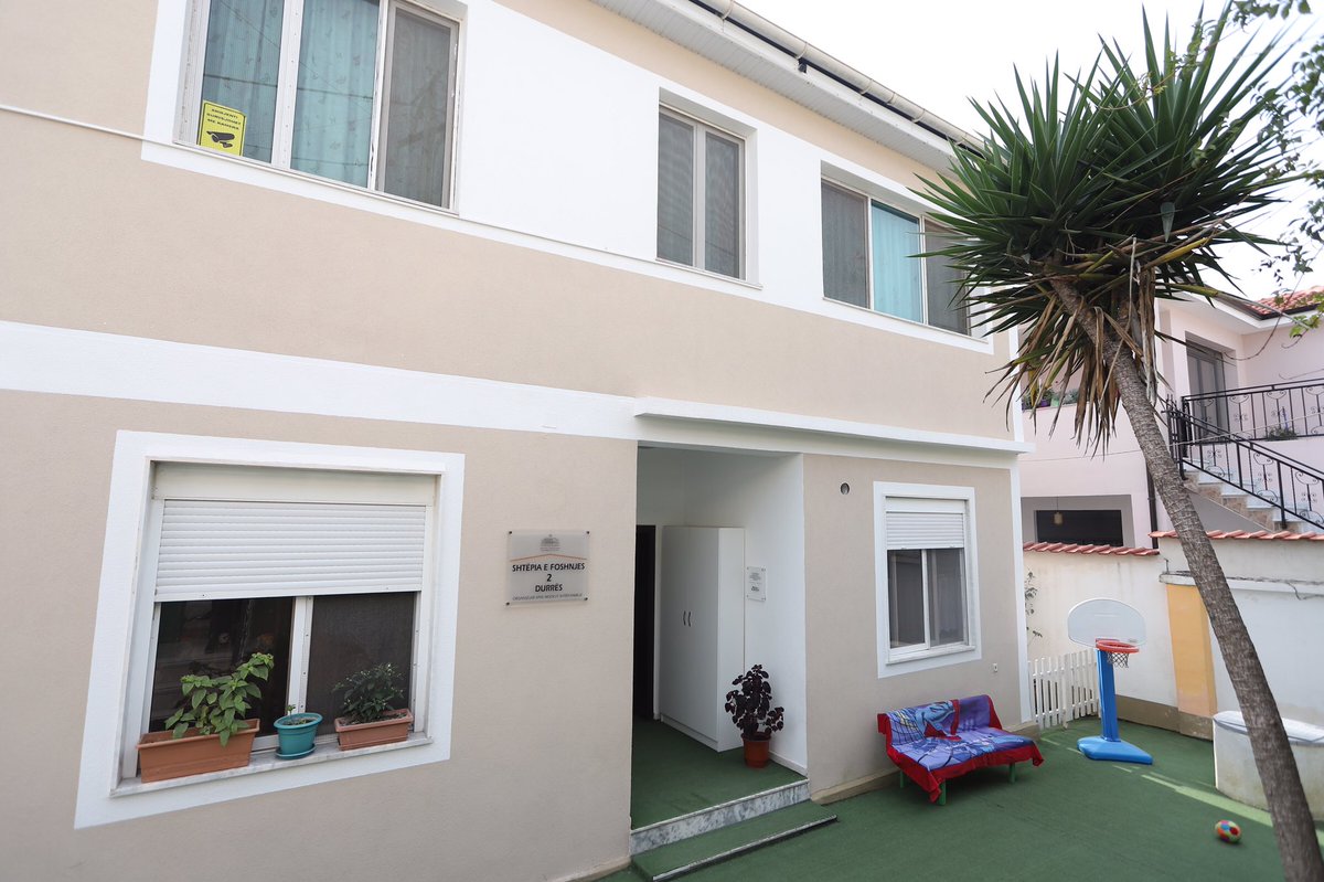 GManastirliu's tweet image. Në Shtëpinë e Foshnjes nr. 2 në Durrës👉🏼#modeli i shtëpisë-familje që do të shtrijmë në të gjitha institucionet rezidenciale të përkujdesit për fëmijët pa përkrahje prindërore👫
Sepse çdo fëmijë meriton një familje👨‍👩‍👧
#FëmijëtTëParët❤️
#eGjithëVëmendjaPërJU