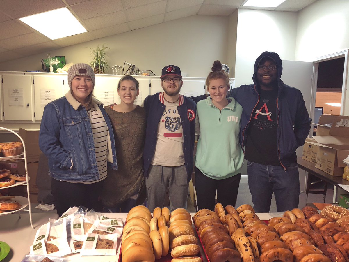 HVMovement's tweet photo. Several of our students were able to go help out the HighView Pantry last night to help provide our community with a thanksgiving day meal. 

Thanks for serving your local church y’all! https://t.co/A6QD8IUco5