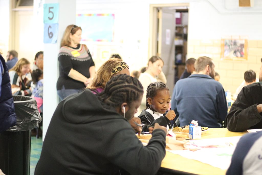 BeaumontMagnet's tweet photo. We love any chance we can get to have our extended #BMAfamily in the building!  It's so sweet to see how happy students are to share their school life with their home life! https://t.co/EQFsrgmvGP