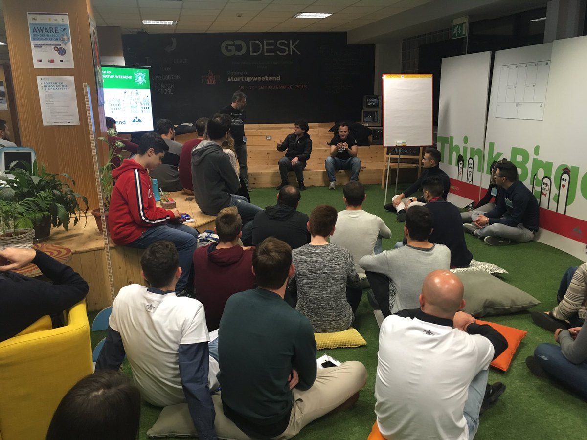 Un saluto a tutti da #swpotenza2018 #lovegodesk <a href="/the_qube/">The Qube</a>