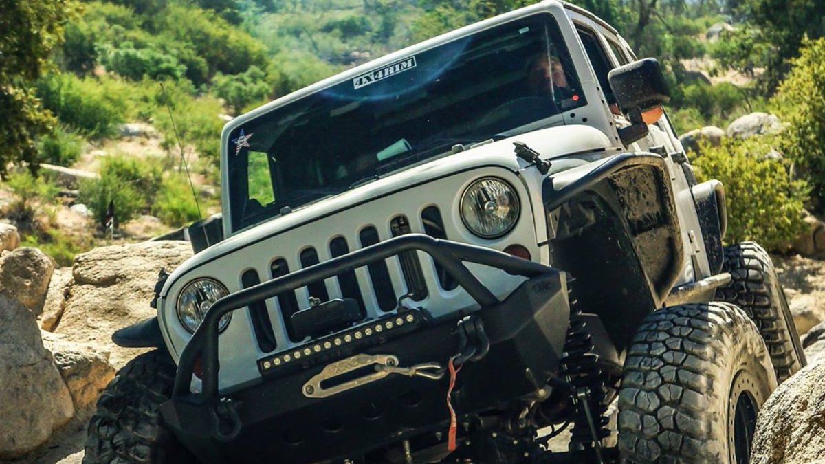 Huntinfishinwh2's tweet photo. Did somebody say #FrontEndFriday happy Friday peeps #Jeep #JeepMafia #Wrangler #GotRocks? https://t.co/OxnJnvOeeW