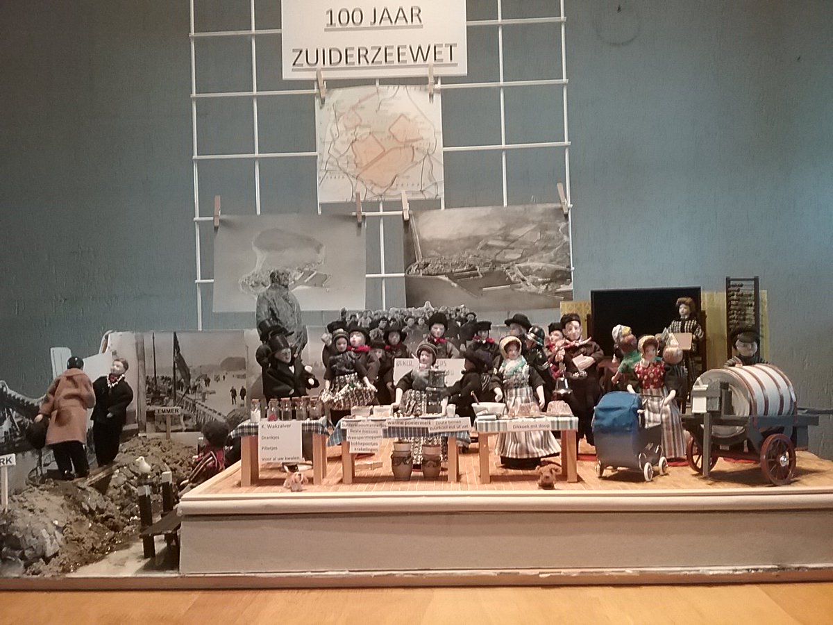 WEER TE ZIEN  ,, URK in wintersferen,, IN MINIATUUR,