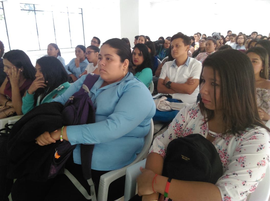 UNEMIEcuador's tweet photo. El fortalecimiento de las relaciones interinstitucionales fomenta el desarrollo sostenible de la academia.
@A_RoldanPonce conferencista de @FHDresden dicta conferencia "Marketing en destinos turísticos", dirigida a estudiantes @UNEMI_ec

#SomosUNEMI #EvoluciónAcadémica 🎓 https://t.co/GCciVCv8dn