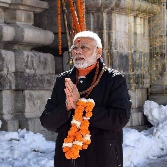 VickyNamo's tweet photo. एक तुम ही तो हो साहेब,

जिसने हमारे दिल पर हुकूमत की है❤️🚩🚩
#ModiFor2019
#ModiSangCG 
#MeraPMmeraAbhimaan https://t.co/OZLVwFwWhV