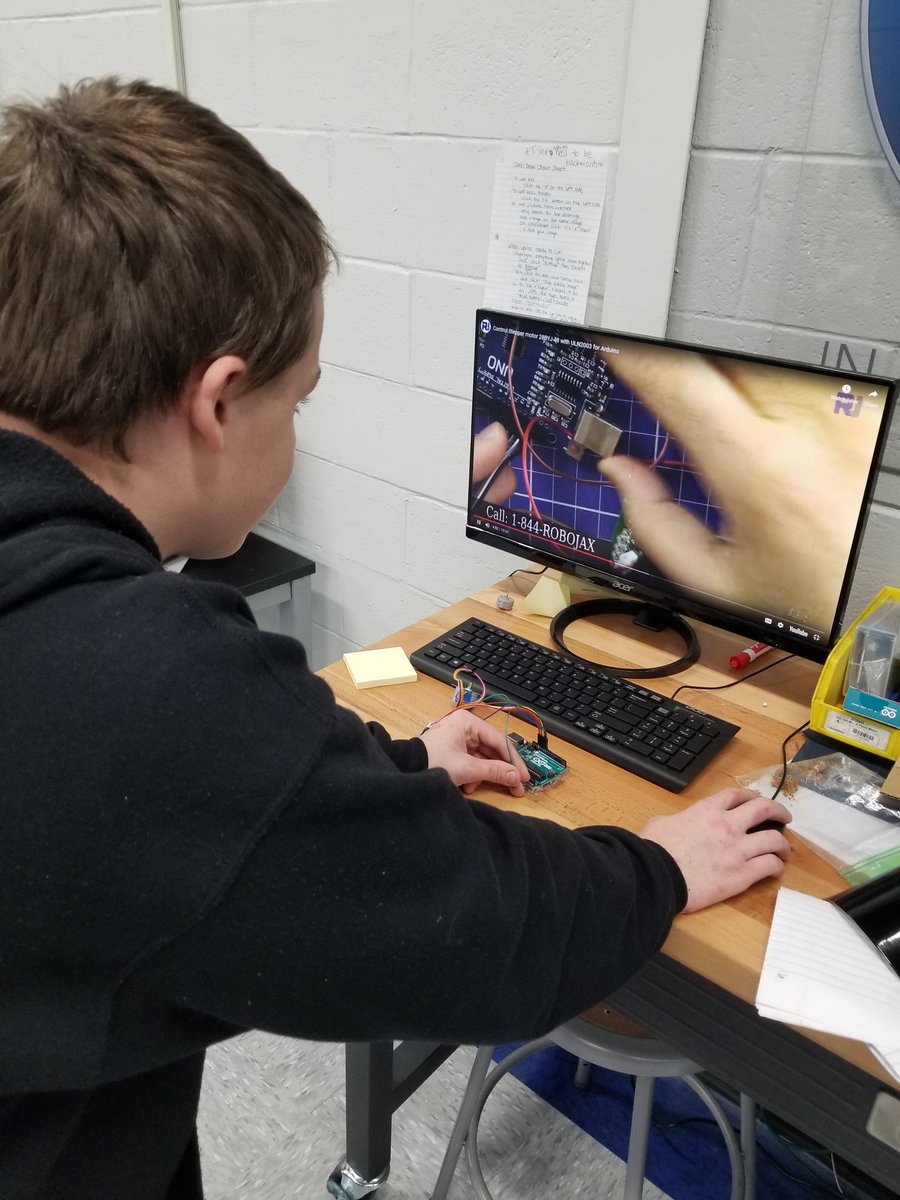 SDMS_VWeLab's tweet image. Student: &quot;I don&apos;t know how to do that..&quot;
Me: But can we figure it out? 
Student: I&apos;m sure I can find it. 
Student independent learning &amp;lt;3
#Proudmamamoment
@VWeLabs 
@setnstem