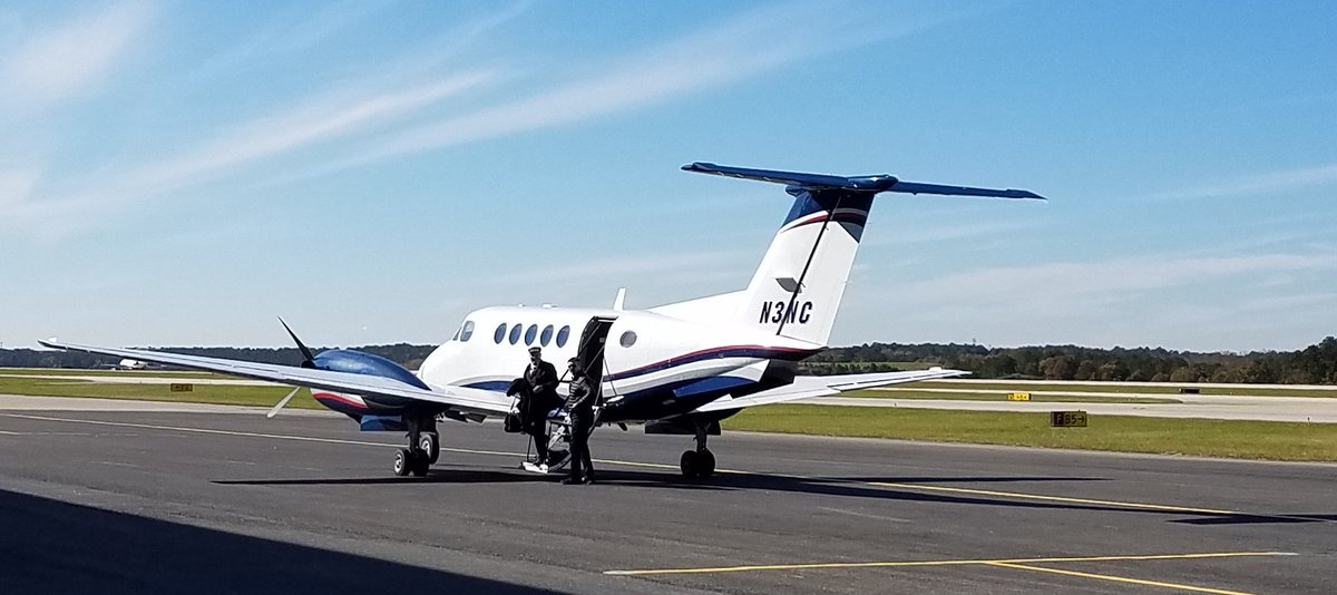 adalynnelopez's tweet photo. #DataOnTheFly #ApexAOIT @WCPSS students, @SASsoftware, @SASeducator and @FAANews welcomed Secretary of Transportation James Trogdon as he arrived at @RDUAirport. https://t.co/zeux3ma2jj