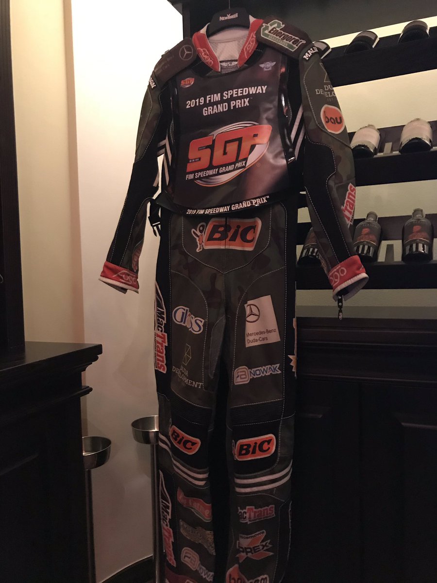UniaLesznoKS's tweet photo. Podsumowanie sezonu 2018 👉🏼 @kolodziejracing #DMP2018 / 🥉 #IMP + AWANS do @SpeedwayGP 2019💥 DZIĘKI JANUSZ👊🏼 #KSUL⚪️🔵 https://t.co/M51tM95IhG