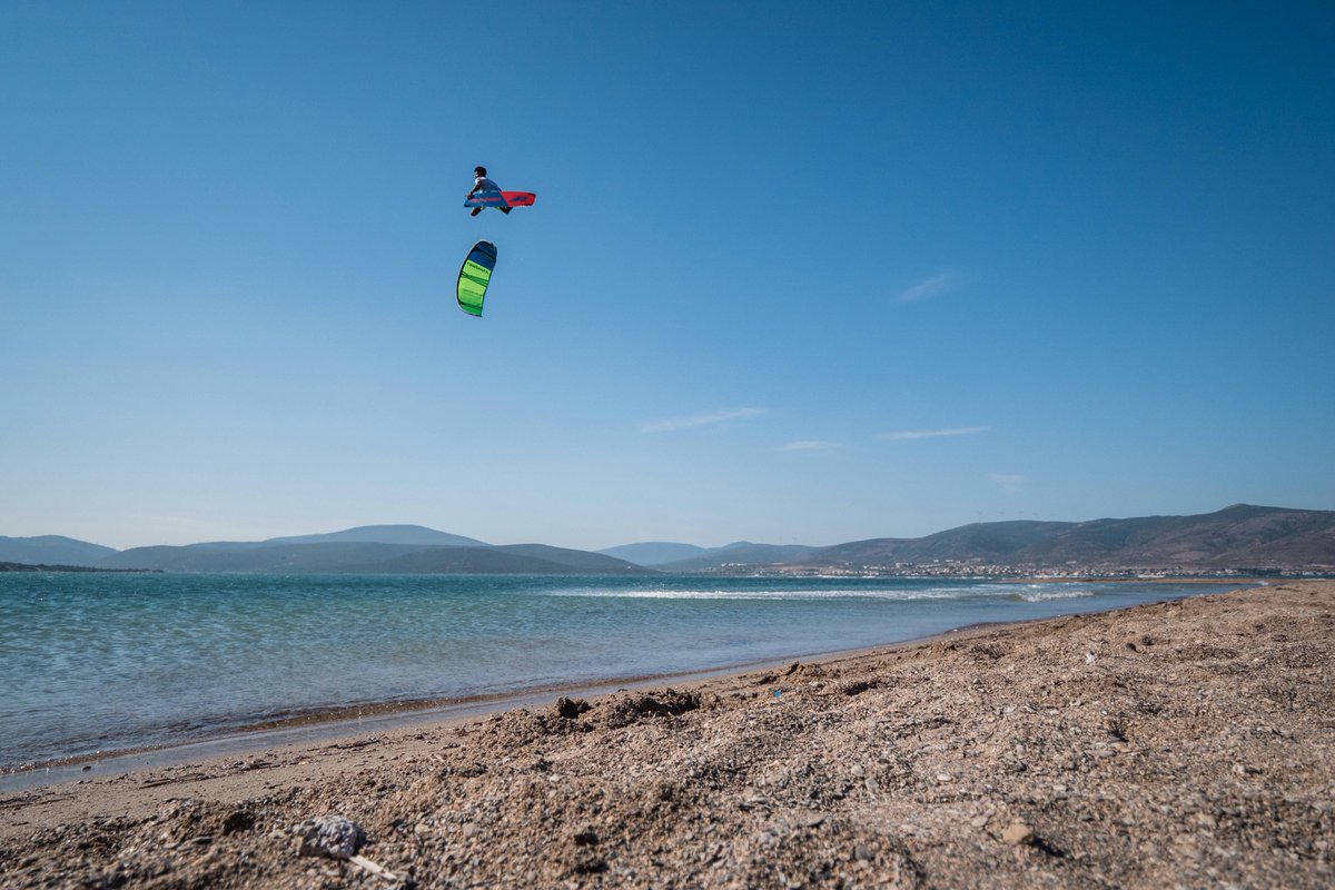 positokite's tweet photo. I have summited a video to enter the 2019 Red Bull King Of The Air. Please follow this link to watch my video and if you like it consider giving me a vote. https://t.co/rwtoe7rxtq #KOTA2019 #capetown #cabarete https://t.co/CNF9wjm52x