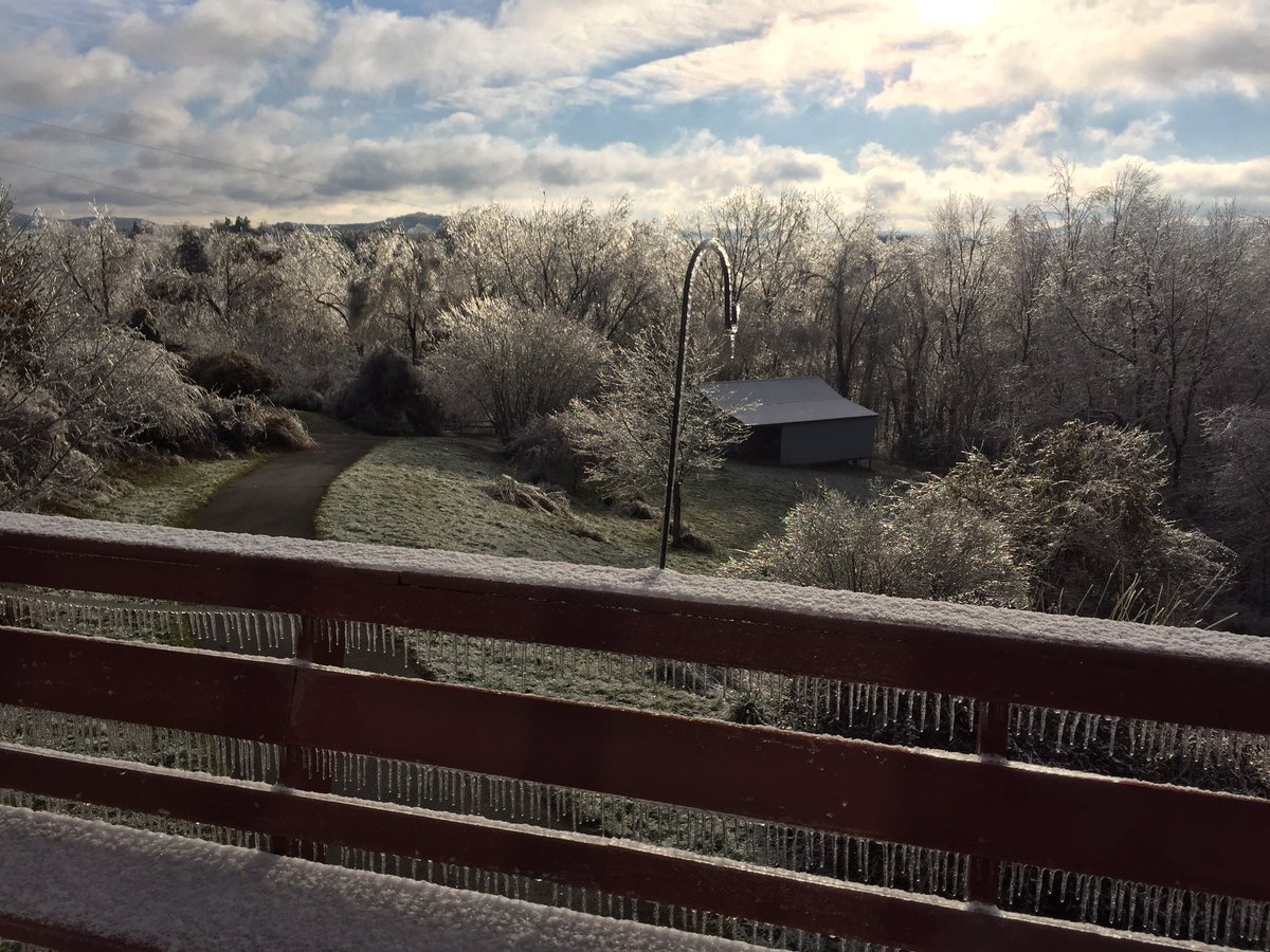 4ReUnitedStates's tweet image. Great pic as always, David! My #FridayFeeling-looking forward to my estimated power restoration time of 10pm Saturday. We lost it Thursday morning, but am feeling thankful for my #Troybuilt #generator➕my #Jeep that got me thru all the downed trees to get more gas! #HappyJeepend