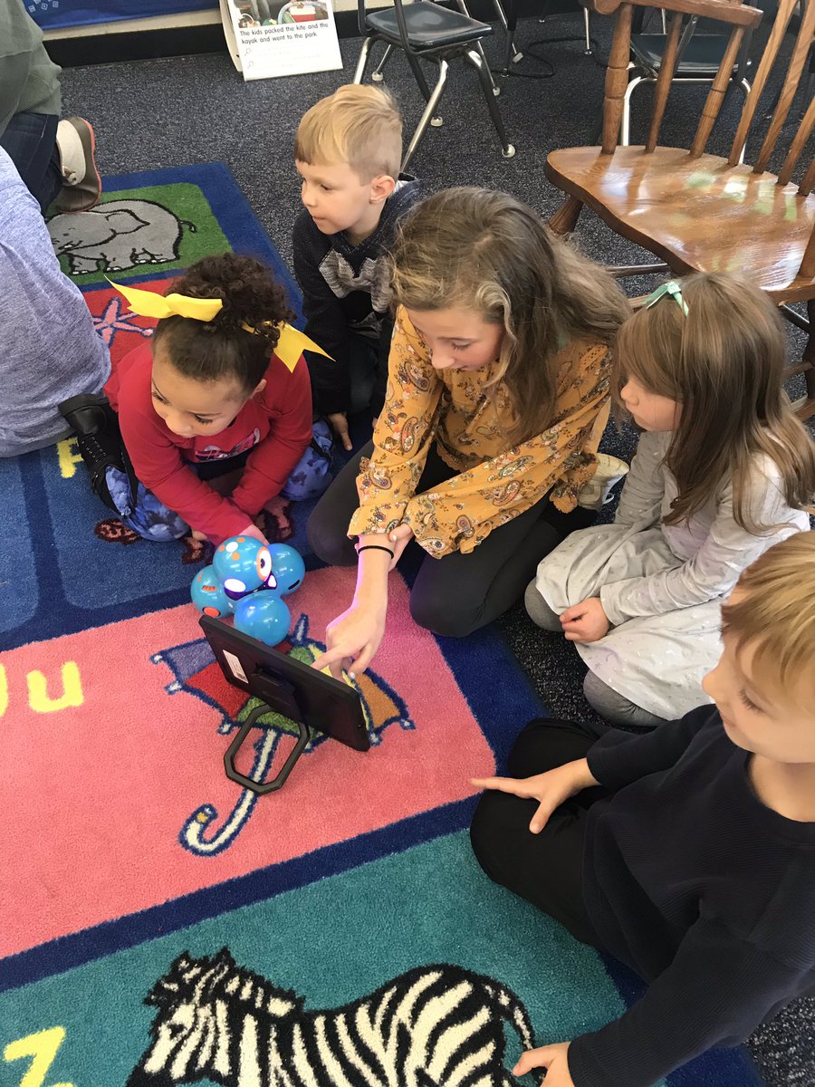 DrDunnEBE's tweet image. Kindergarten students programming Dash to do some adding with the help of some 5th grade buddies! #coding #STEAM #STEAMwork @EBEKindergarten
