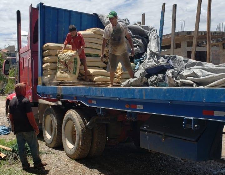 agroruralPER's tweet photo. #AbonoDelBueno | 30 toneladas de #GuanoDeLAsIslas llegaron a la Dirección Zonal #Amazonas de #AgroRural del @minagriperu para ser comercializado, a precio social, entre los pequeños productores de #cacao, #café y #granadilla de distrito de Bagua Grande (provincia de #Utcumbamba) https://t.co/sOnEFQv0sU