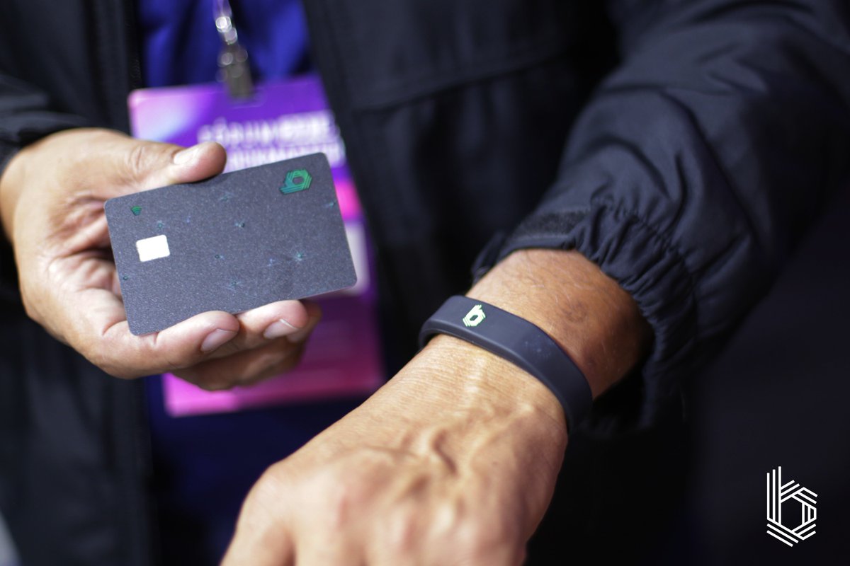 bancryp's tweet photo. Use Bitcoins no dia-a-dia através do cartão ou bracelete, uma solução completa para você e suas criptomoedas! Adquira XBANC tokens e garanta já seu bracelete e cartão. Isso é Bancryp! 

#bancryp #blockchain #ico #startup #startuplife #bitcoin #cryptocurrency https://t.co/Fh2RvnUM7d