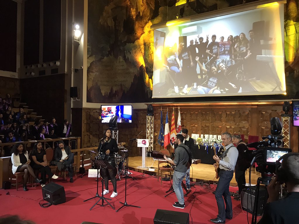 lamirault's tweet photo. Aussi talentueux sur scène qu’en classe 👏👏👏🎶🎵🎤🎼
Bravo aux élèves et aux intervenants #Mediaschool #SdWNice #ECSNice
#RDDNice2018 #WeDidIt https://t.co/UYGsKPytlw