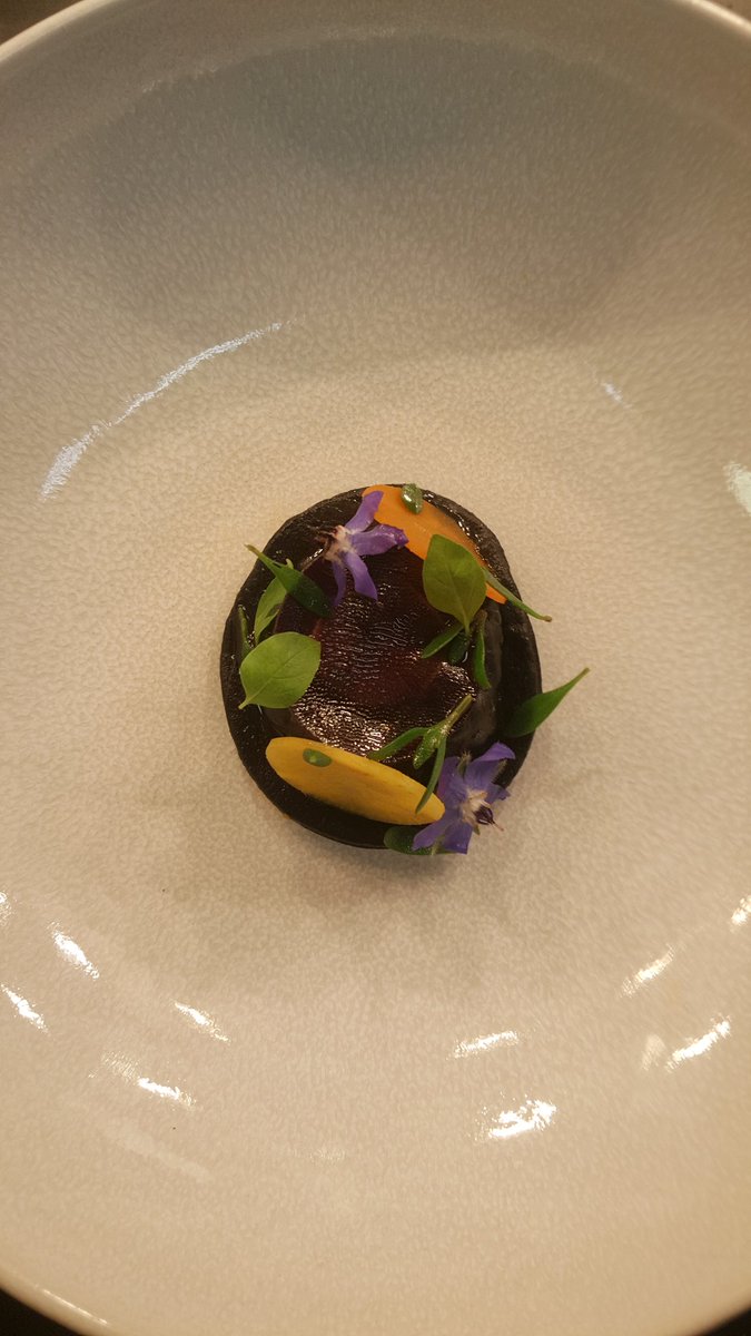 Squid, salmon and lobster Rav
#Dundrumbay #deanes #eipic #classic #whereisthesauce #carrots #belfast #seaherbs #belfast #chefalexgreene #shellfish #fridayfeelings #Ravaway #onourdoorstep