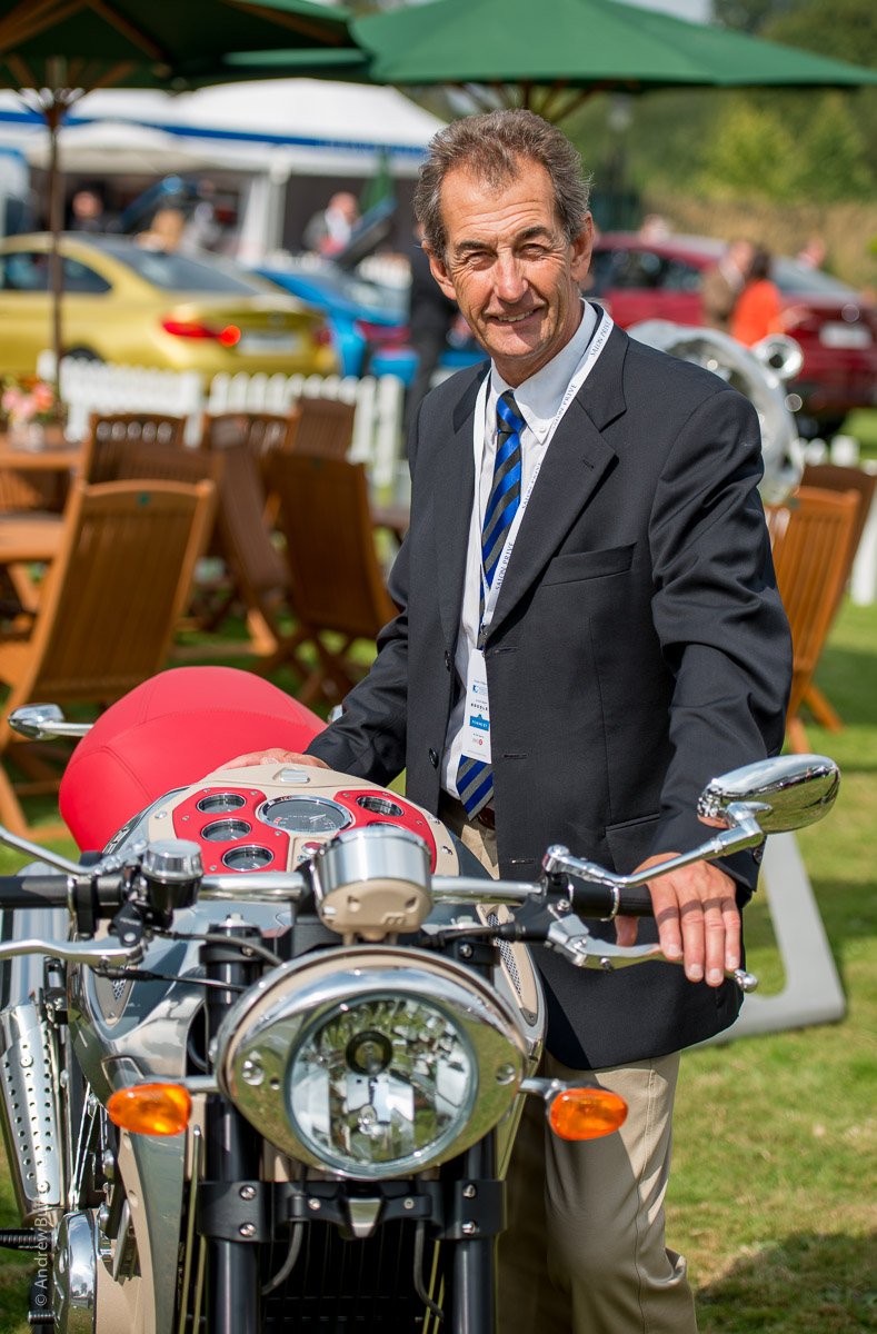 AndrewButlerNet's tweet photo. @McNewbie1 @JeffJustJeff #Midual, here's @Stavros6 having a gander at one, first question he asked to M. Midual, "How much does it weigh?" https://t.co/BPBKoCSOMa