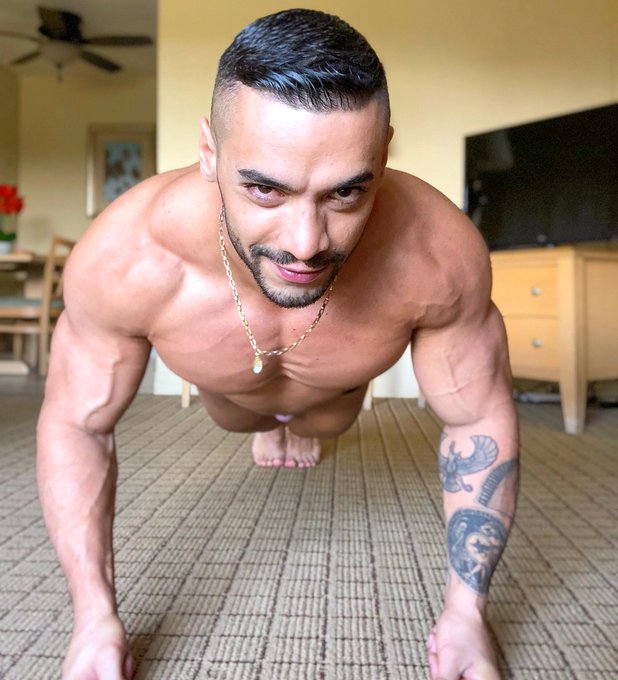 &mdash; ARE YOU READY FOR WEEKEND ?  &mdash; حاضرین برای آخر هفته ؟ 🇮🇷 &mdash; hafta sonuna hazır mısınz ? 🇹🇷 .. ..  😜💪🏻 <a href="/tag/bodybuilding"class="tags"><span>#bodybuilding</span></a><a href="/tag/lifestyle"class="tags"><span>#lifestyle</span></a><a href="/tag/lean"class="tags"><span>#lean</span></a><a href="/tag/muscle"class="tags"><span>#muscle</span></a><a href="/tag/tattoo"class="tags"><span>#tattoo</span></a>