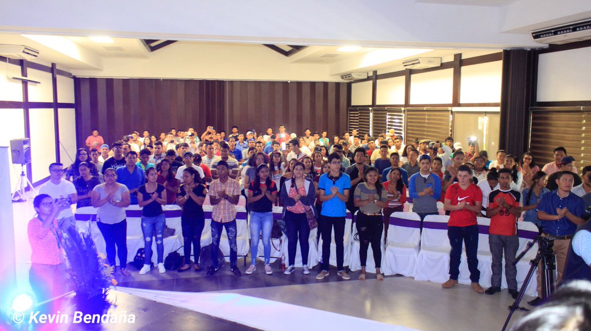 jsra2's tweet photo. Jóvenes de los distintos departamentos del país participan en el Congreso Nacional de la Red de jóvenes Comunicadores 
#AquiHayJs
#NoviembreVamosAdelante https://t.co/GmjuQMZpoN