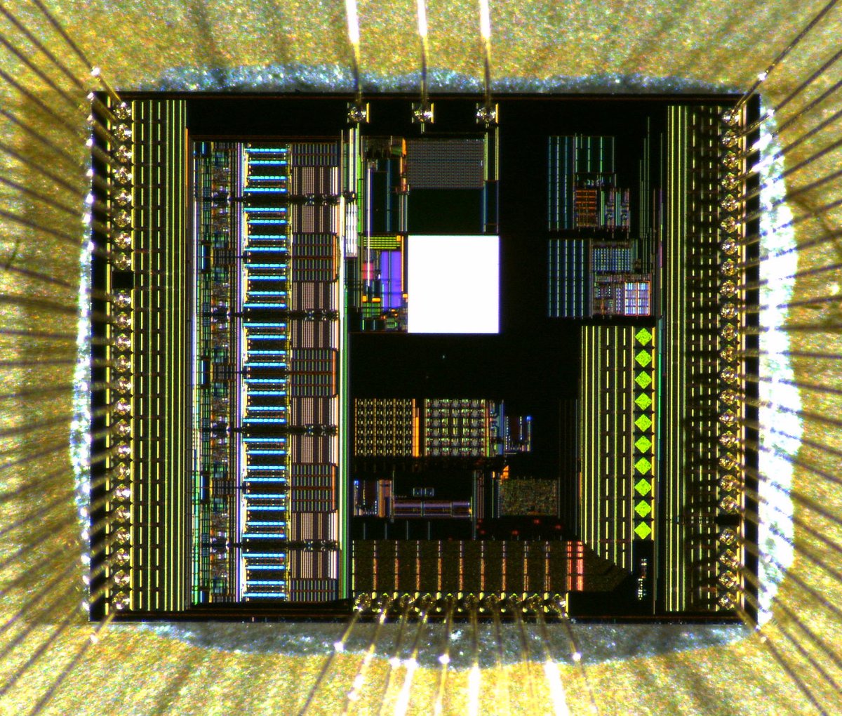 tgconstandinou's tweet photo. Great news!!! Voyager Generation-II appears to be functional @LieuweLeene just powered it up and it is alive 🍾🍾🍾 Well done to the entire #ENGINI #NGNI team #FridayFeeling https://t.co/8MoVklZgtB