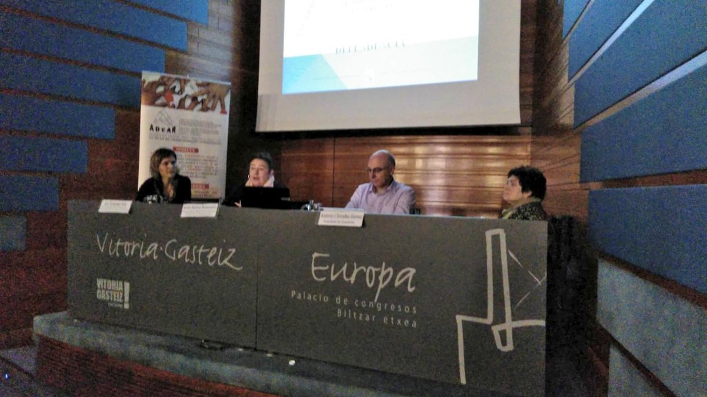 ConArtritis's tweet photo. Natalia Martínez, responsable de la unidad técnica de Valoración del Instituto Foral de Bienestar Social explica diferencias entre #discapacidad, #dependencia e #incapacidad en el Congreso de pacientes de #artritisreumatoide y espondilitis anquilosante de #ADEAR @vitoriagasteiz https://t.co/UDR6wCIp6c