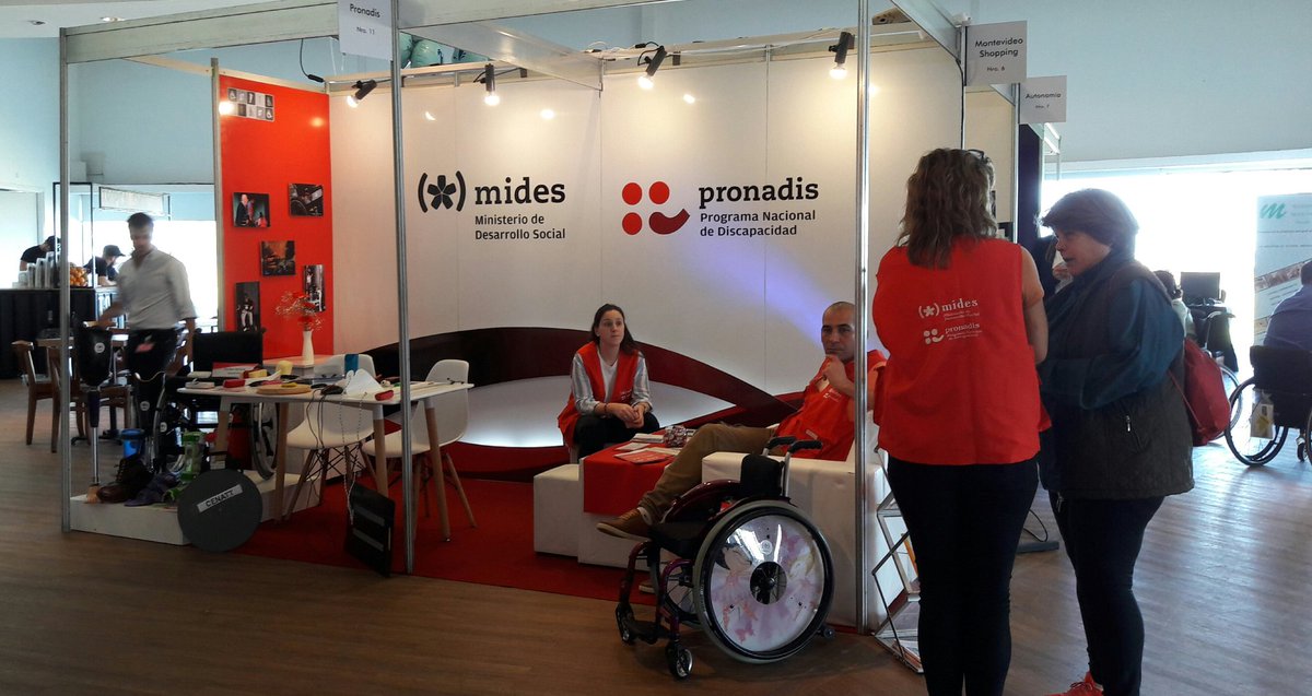 DiscapacidadUy's tweet photo. Tenemos todo pronto! Pronadis presente en la segunda edición de la #Diweek organizada por @Fundaleforlan. Los esperamos este fin de semana de 13 a 20 en @KibonAvanza https://t.co/XbI6iapIA7
